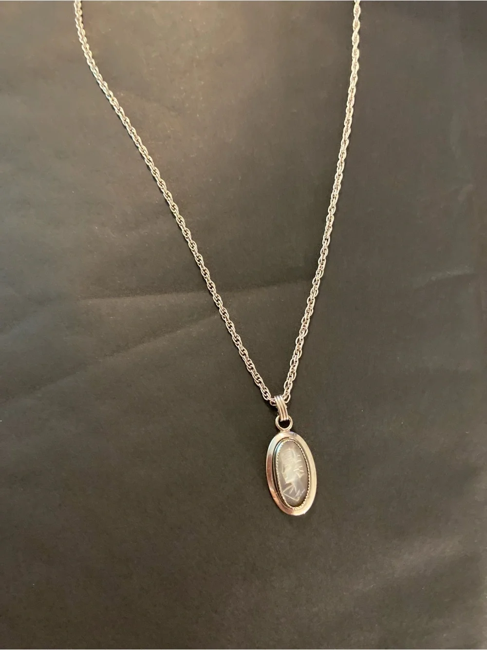 Vintage Sarah Coventry Sterling Cameo Pendant Necklace